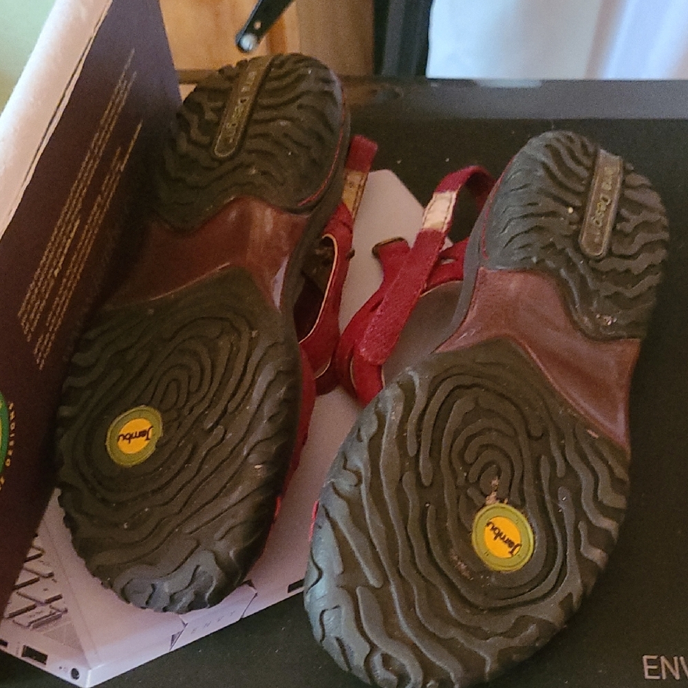 Jambu Red Women's Sandals - Picture 3 of 3